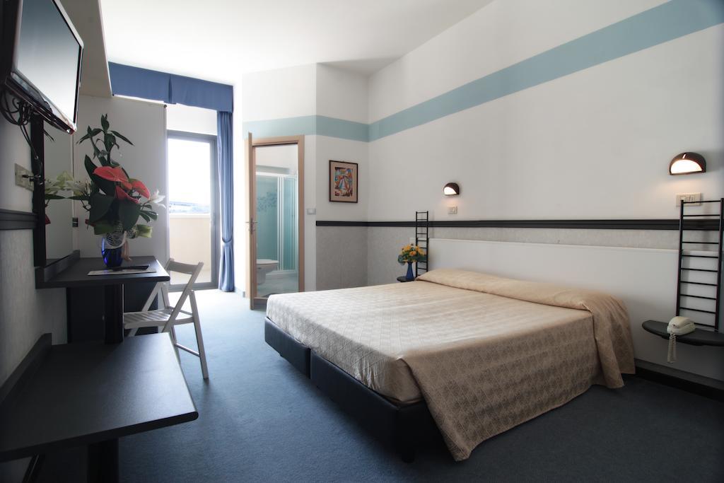 Hotel Acropolis Cattolica Bilik gambar