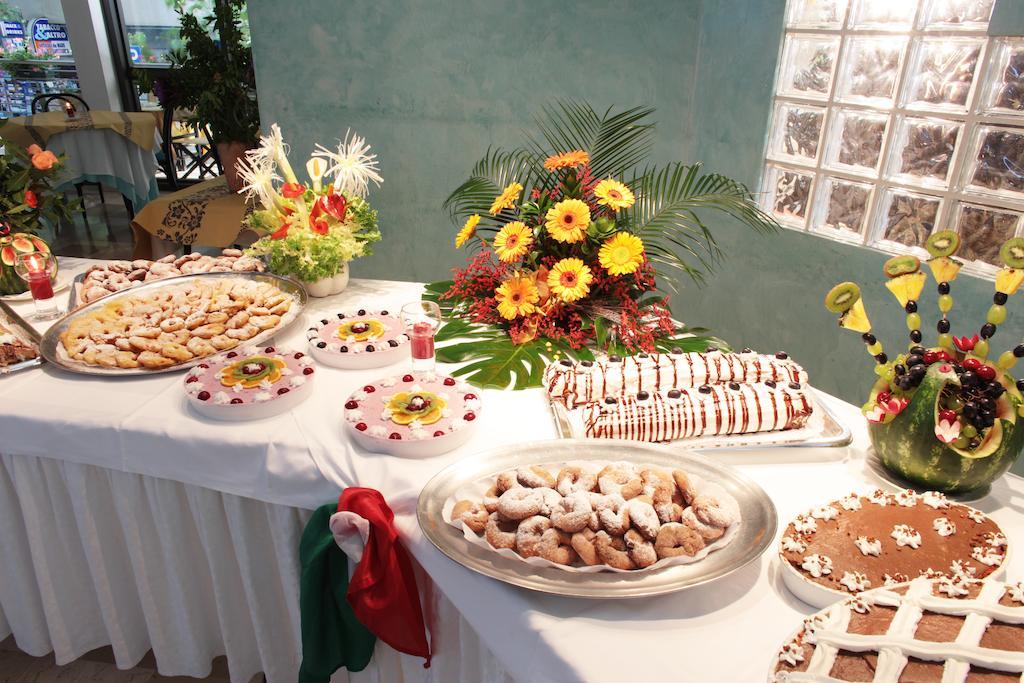 Hotel Acropolis Cattolica Luaran gambar