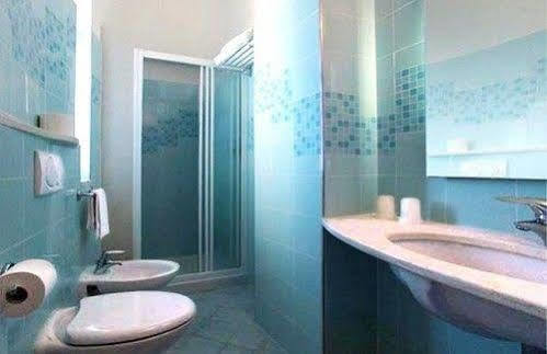 Hotel Acropolis Cattolica Luaran gambar