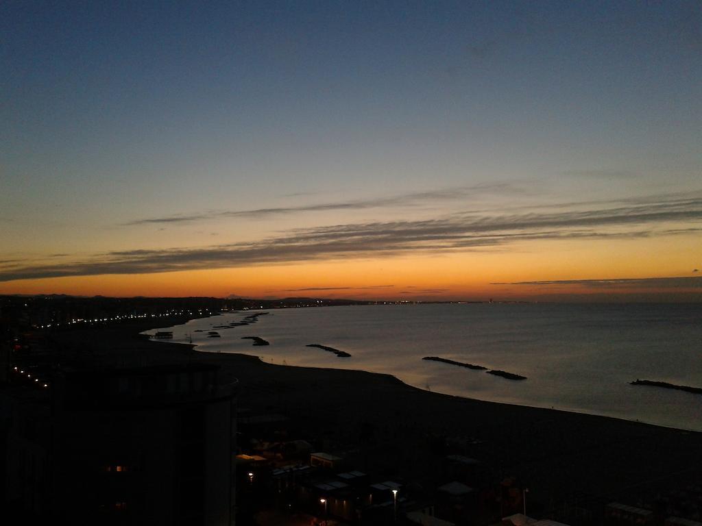 Hotel Acropolis Cattolica Luaran gambar