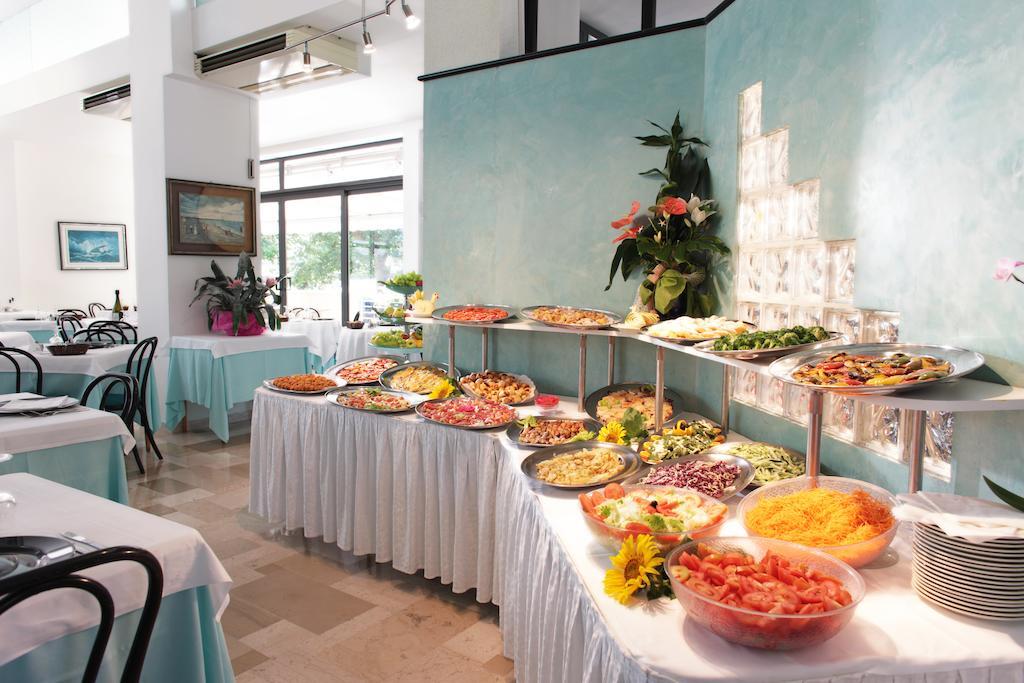 Hotel Acropolis Cattolica Luaran gambar